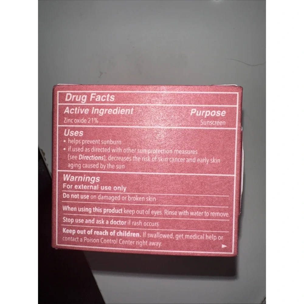 Iris&Romeo Best Skin Days 5in1‎ Skincare Dewy CoverageSPF 30 Shade 10 - 1.2 Oz